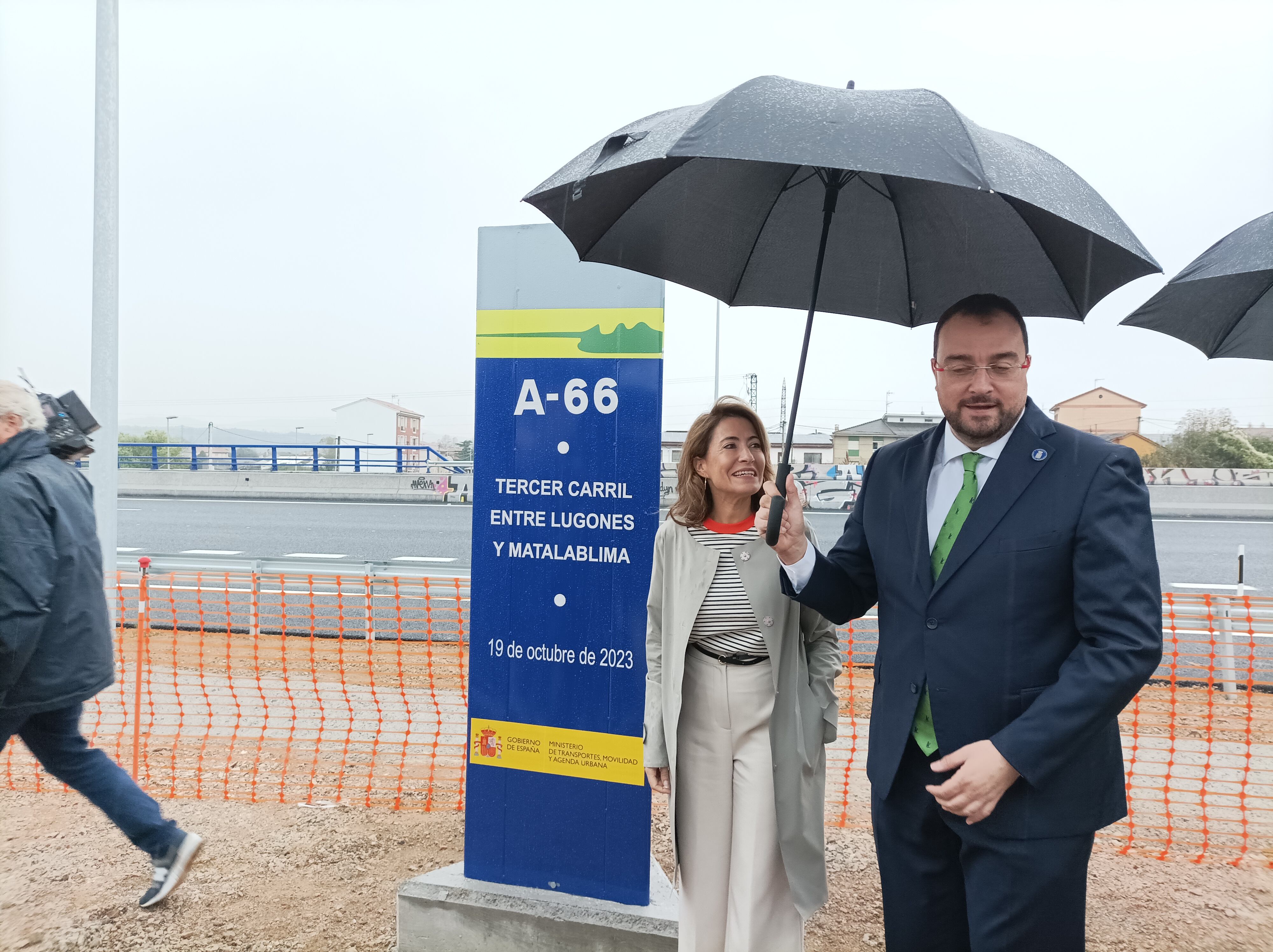 Raquel Sánchez en Asturias junto a Adrián Barbón