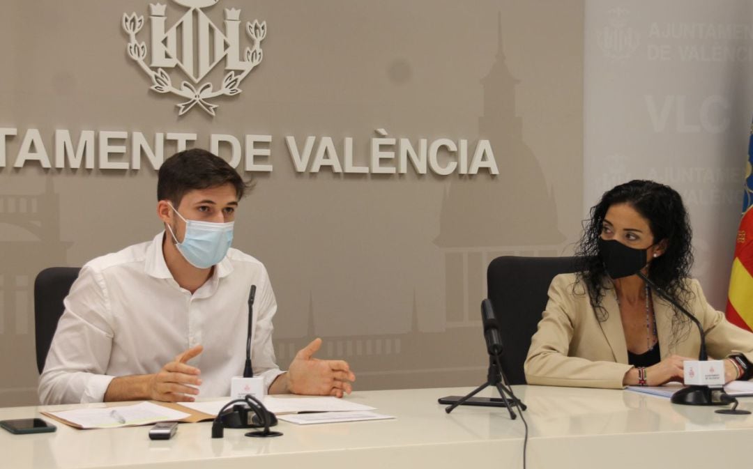 Borja Sanjuan, Concejal de Hacienda del Ayuntamiento de València y Sonia Díaz, directora de la Agencia Tributaria Valenciana