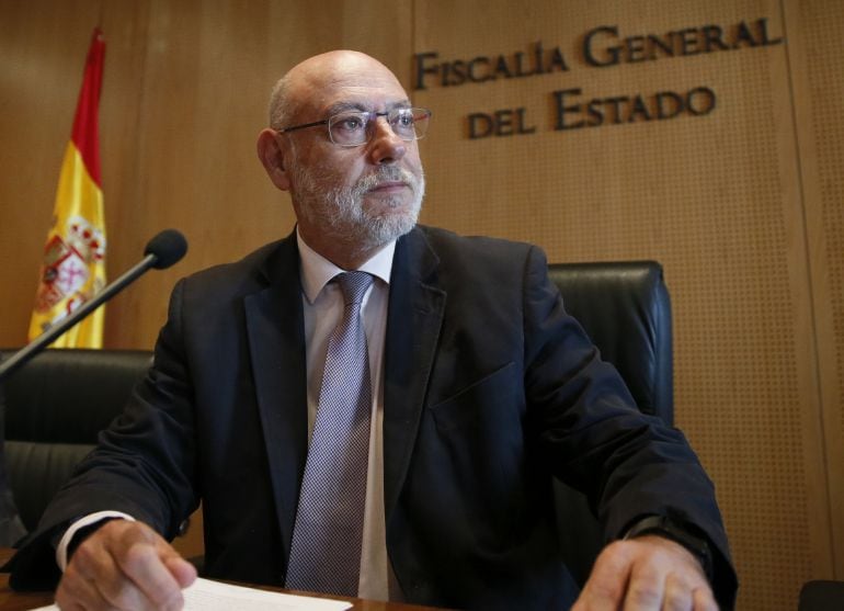 El fiscal general del Estado, José Manuel Maza, durante su comparecencia en la Fiscalía para anunciar la renuncia del fiscal anticorrupción, Manuel Moix, que ha presentado su dimisión por su particiàción en una empresa familiar en Panamá.