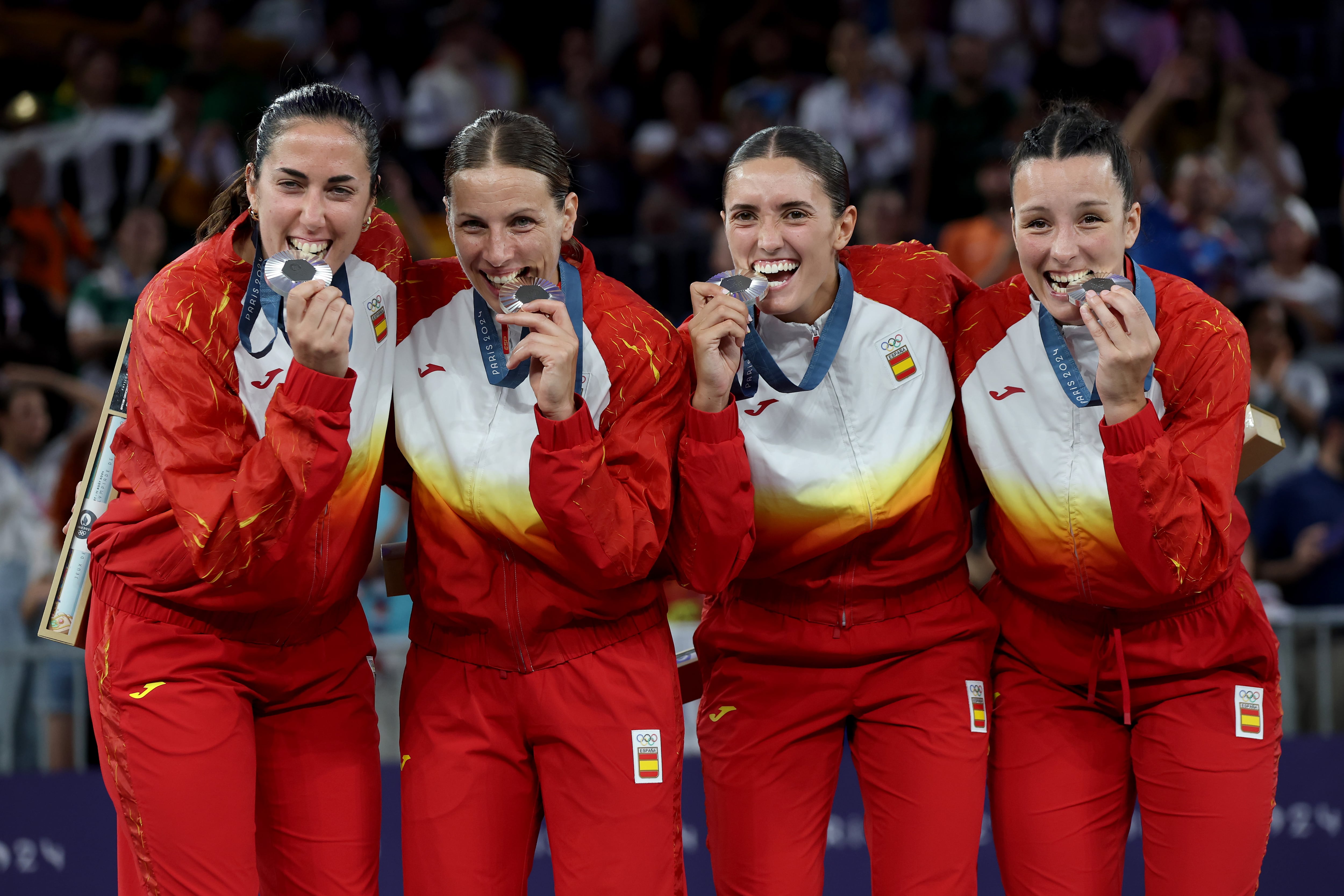 Las jugadoras del baloncesto 3x3 celebran la plata: "La medalla está fenomenal, pero el mérito es haber enganchado a tanta gente"