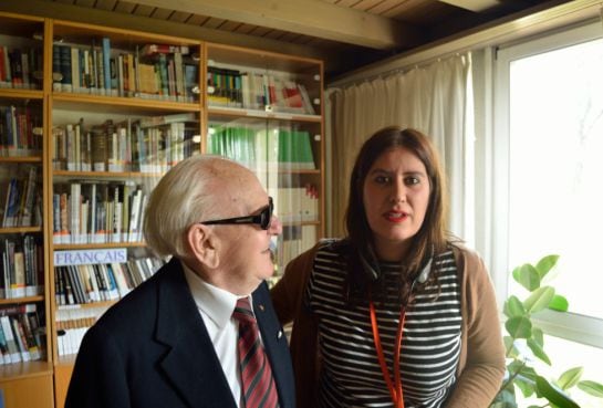 Uno de los supervivientes, Josef Paczinsky, junto a la corresponsal de Cadena SER en Berlín, María Prieto