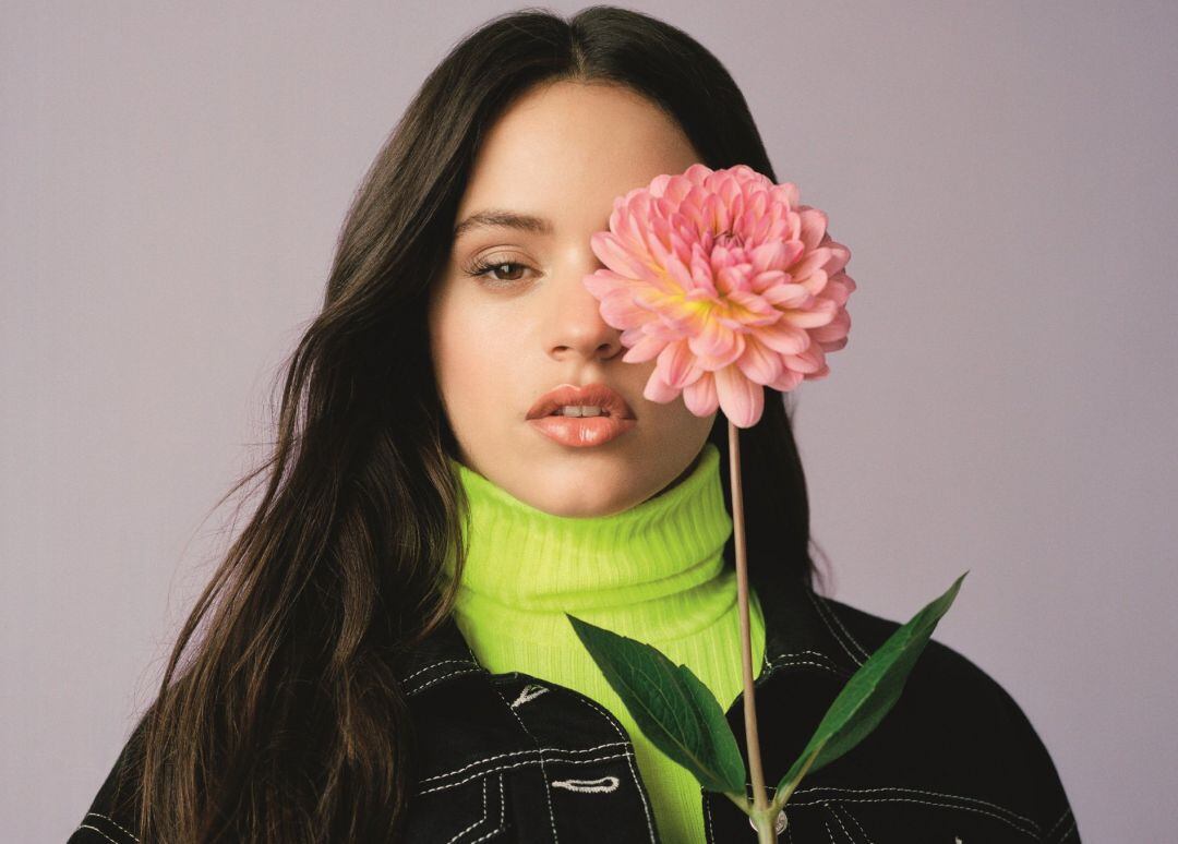 Inditex ficha a la cantante Rosalía para diseñar una colección cápsula de Pull&Bear.