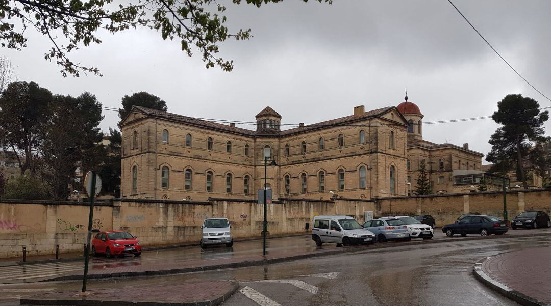 Edificio que alberga la residencia de personas mayores Domus Vi en Alcoy.