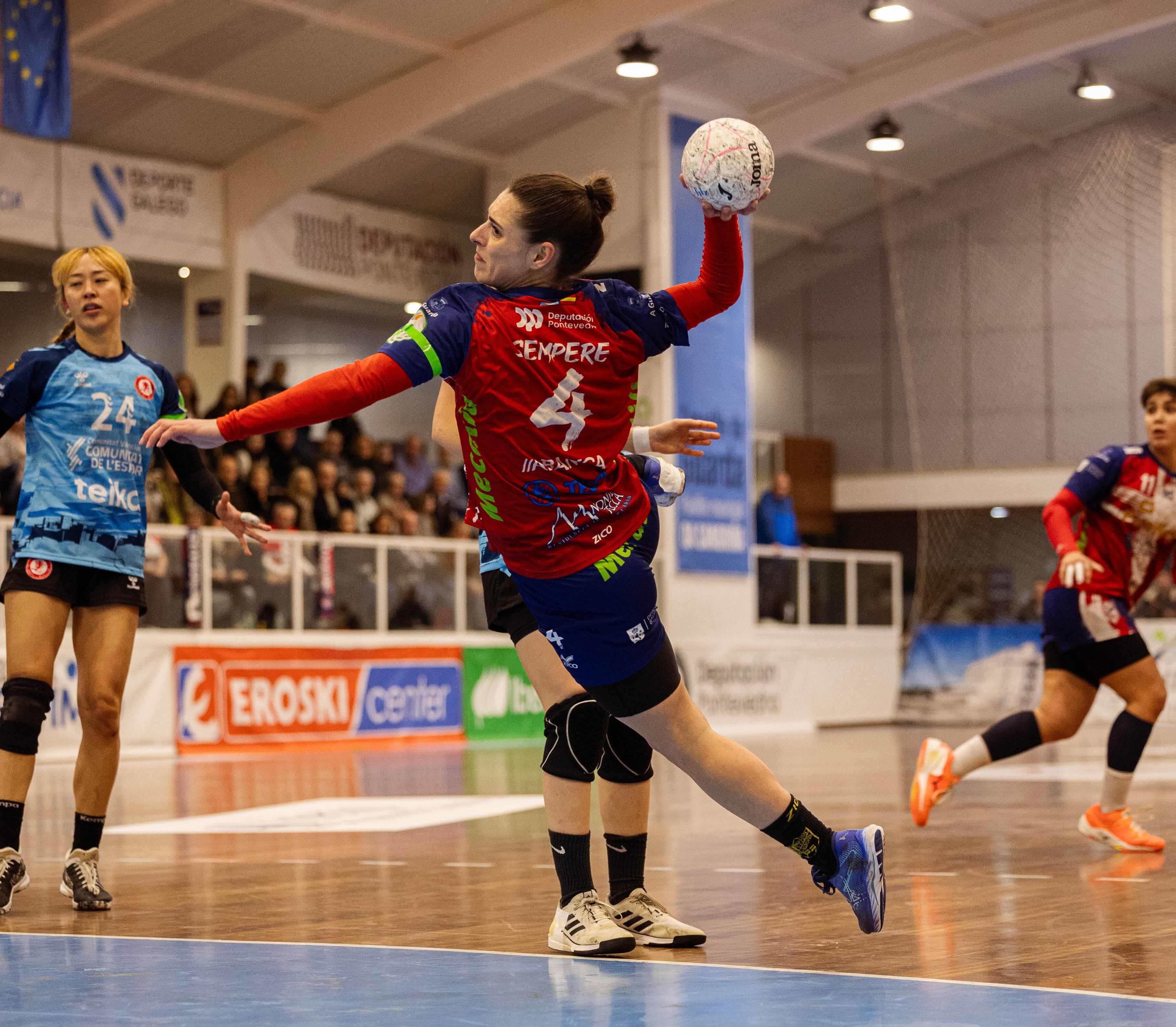 África Sempere en un partido de la pasada temporada en el Guardés