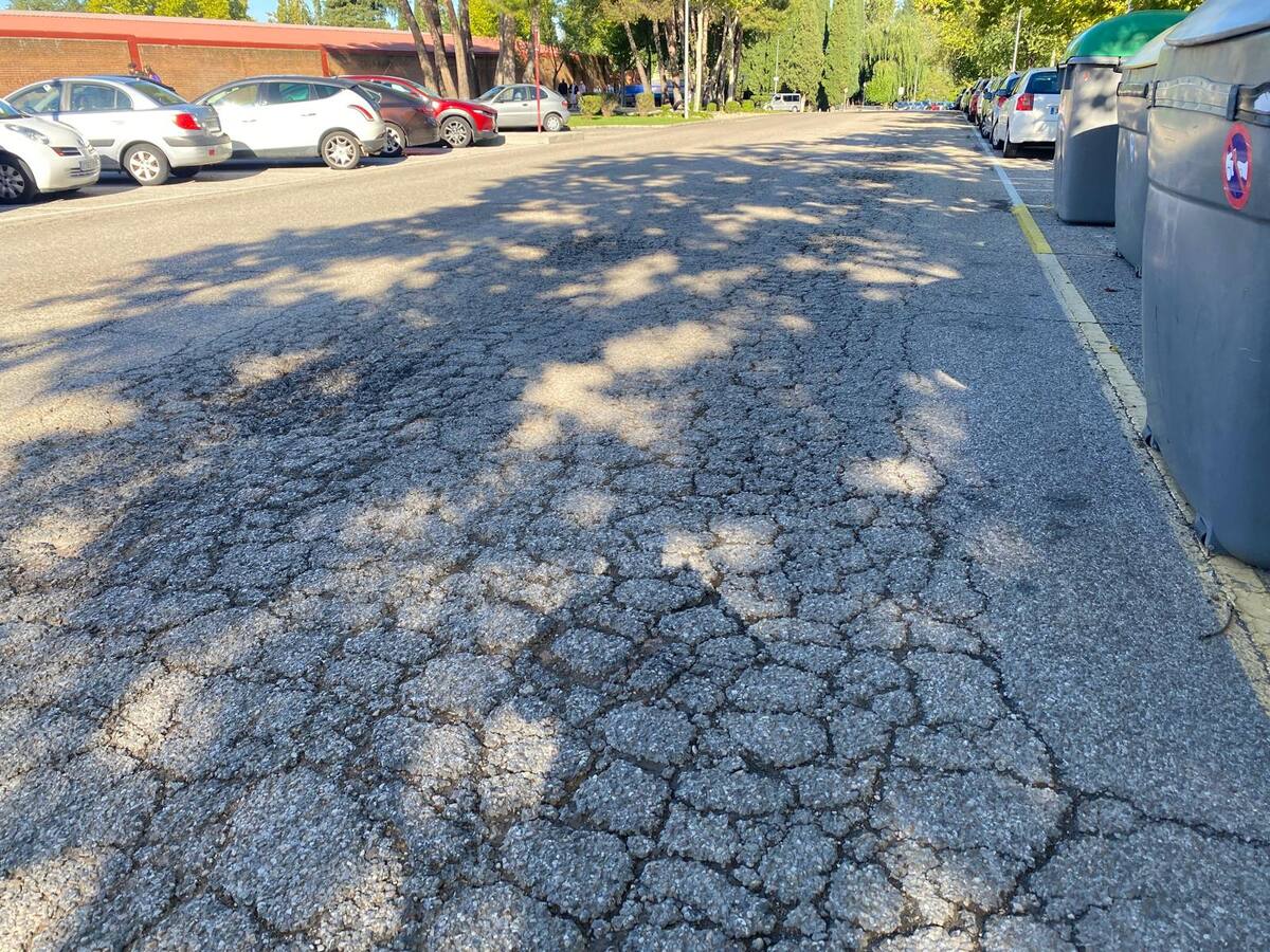 Calle Dos de Mayo junto a la entrada al Campus