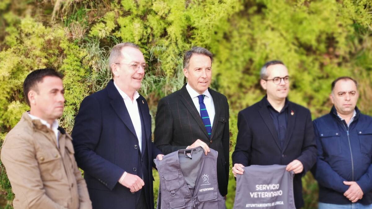 Fulgencio Gil, alcalde de Lorca/Servicios de Veterinaria en la Semana Santa de Lorca