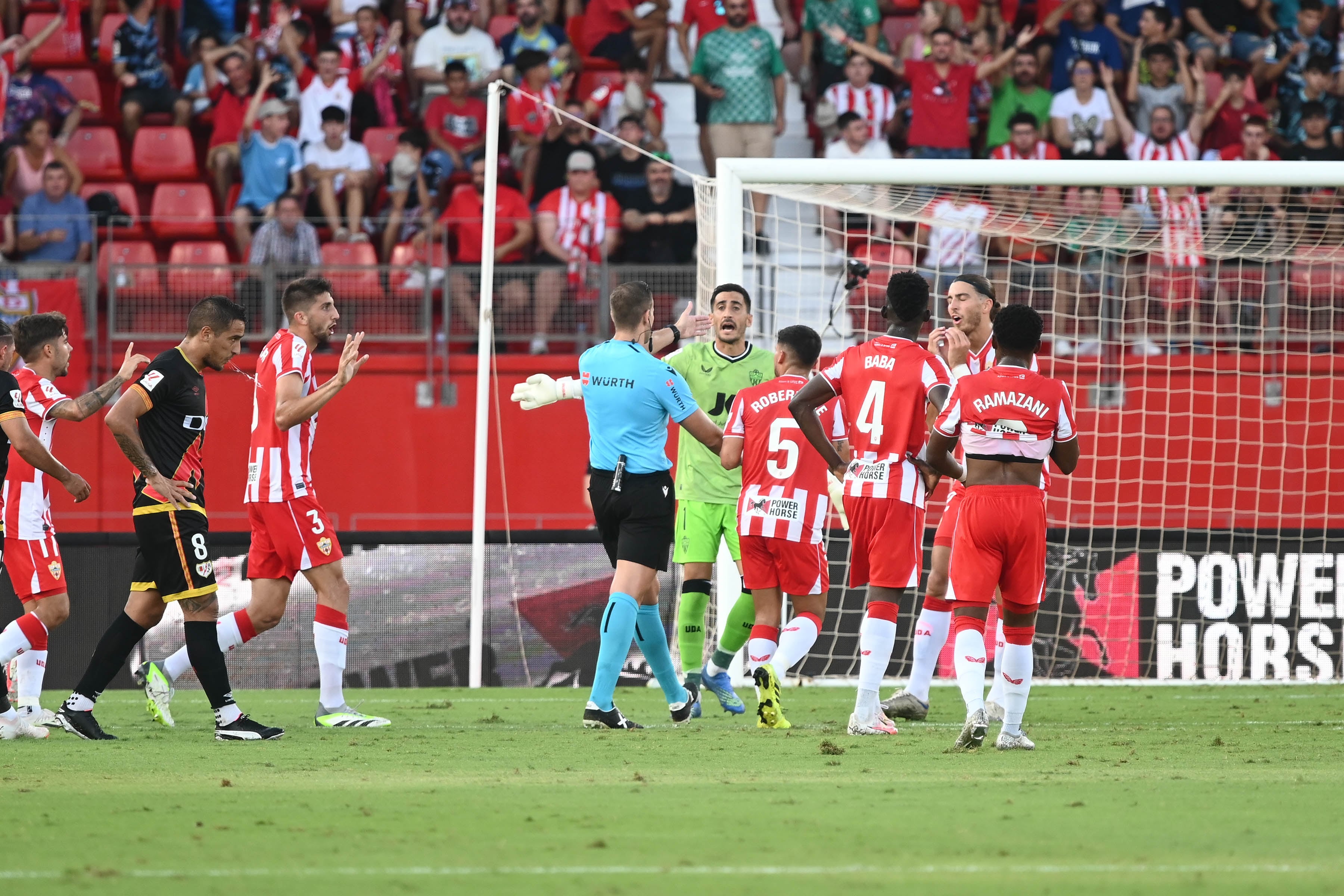 Edgar sale en la foto en las tres jornadas celebradas.