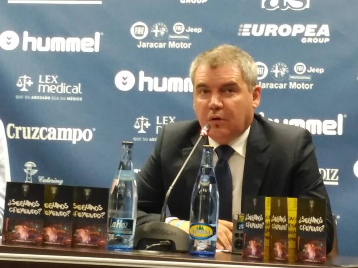 Vizcaíno y Pina estrechan las manos: "El acuerdo está cerrado"