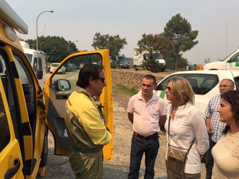 Cristina Teniente, portavoz del grupo popular, ha visitadoeste viernes la zona.