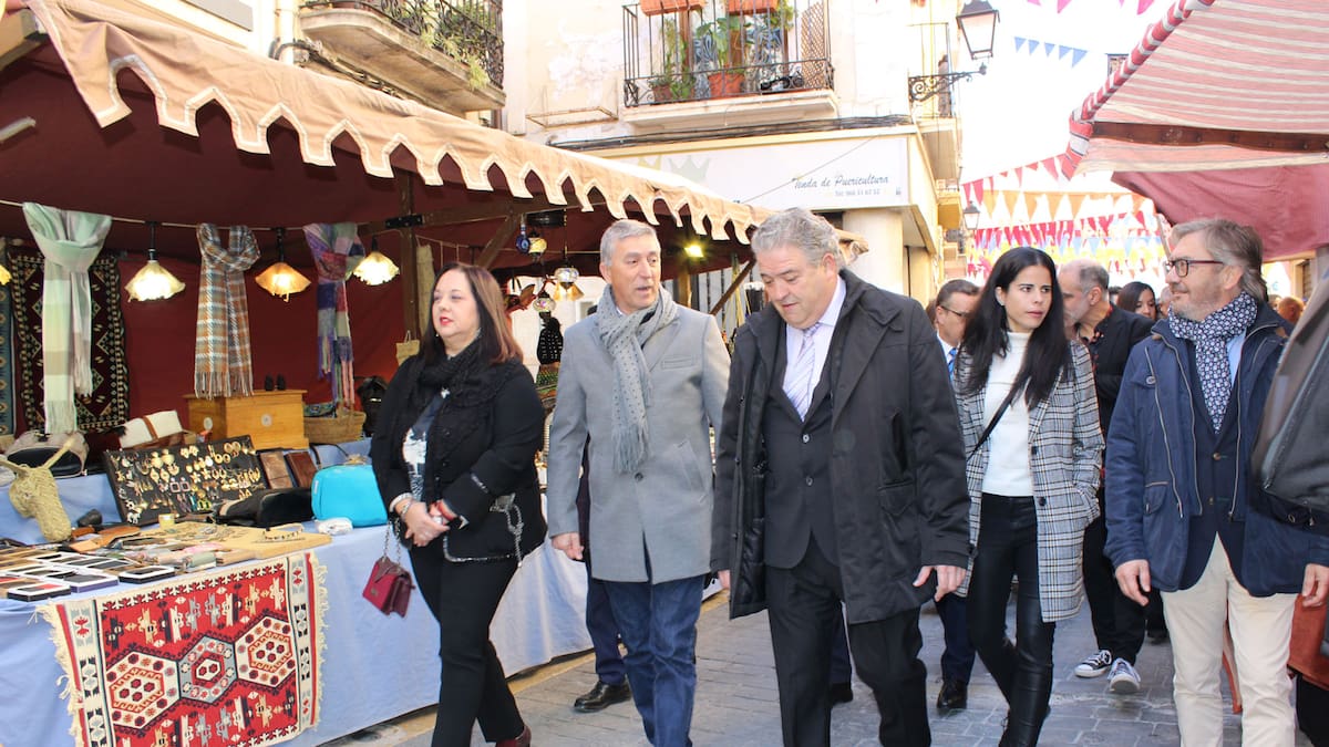 La Fireta de Sant Antoni de Muro se inaugura entre un gran ambiente de optimismo