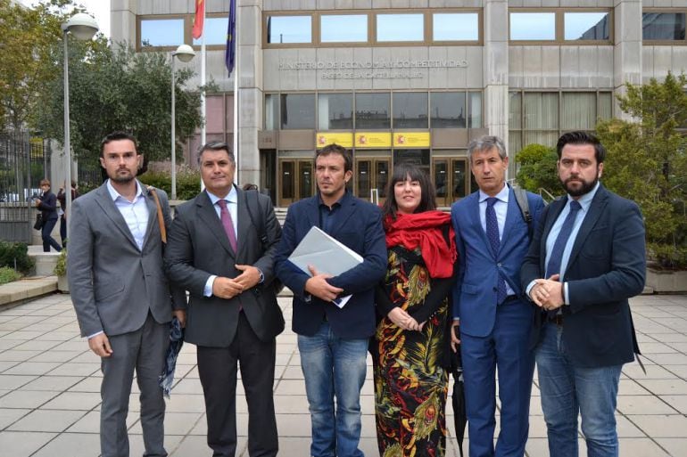 Representantes políticos del Ayuntamiento de Cádiz ante Hacienda