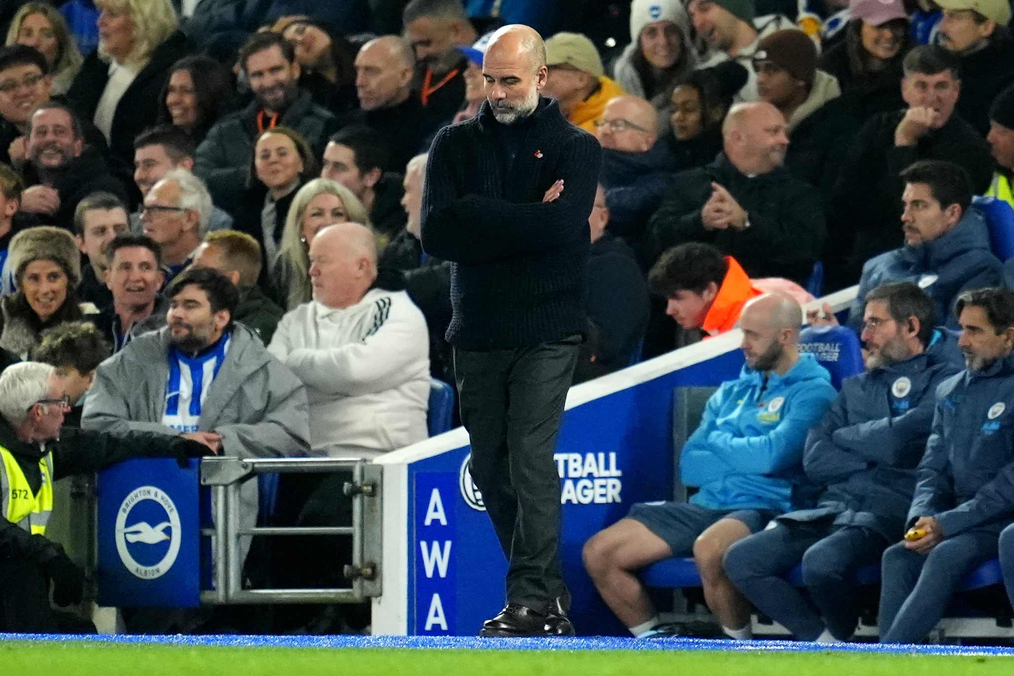 Pep Guardiola cabizbajo en su último partido