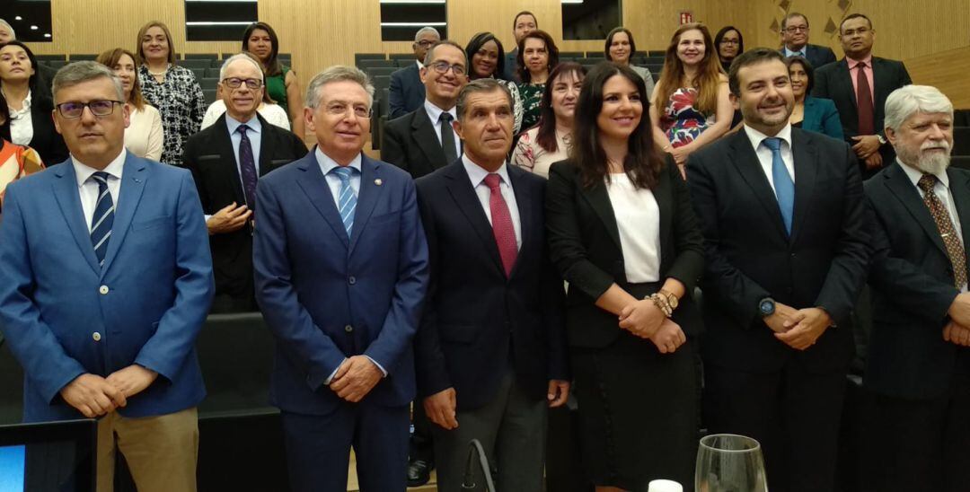 El presidente del TSJA, Lorenzo del Río,con el resto de autoridades durante la inauguración del el curso del  Aula Iberoamericana de Escuelas Judiciales 