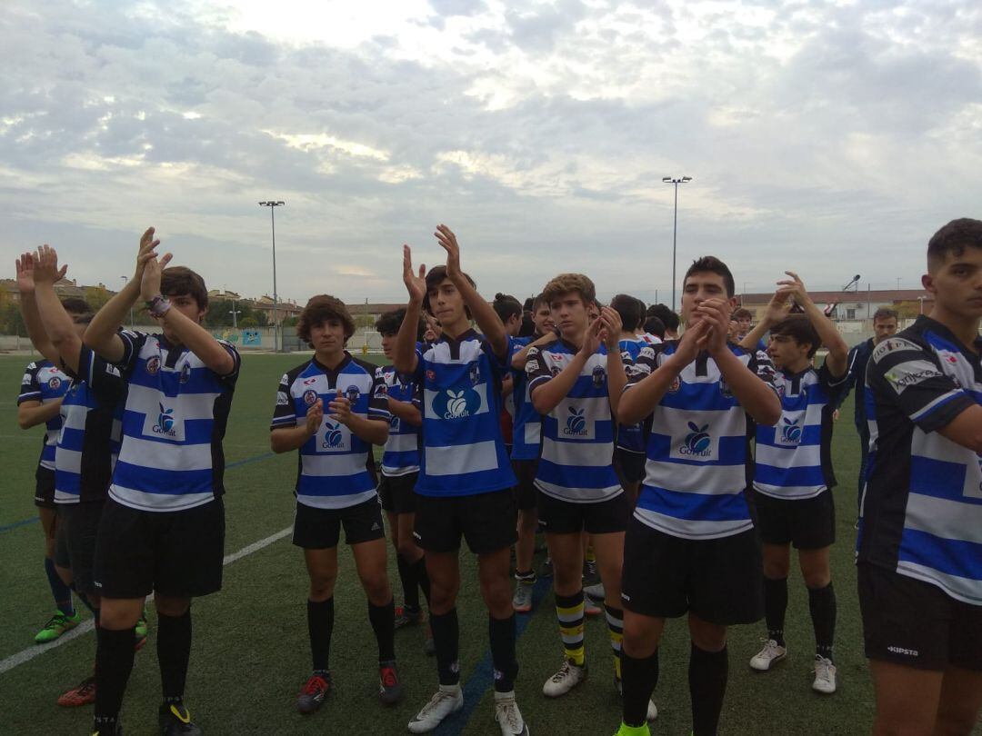 Jugadores del Cruxe al término del partido en Córdoba