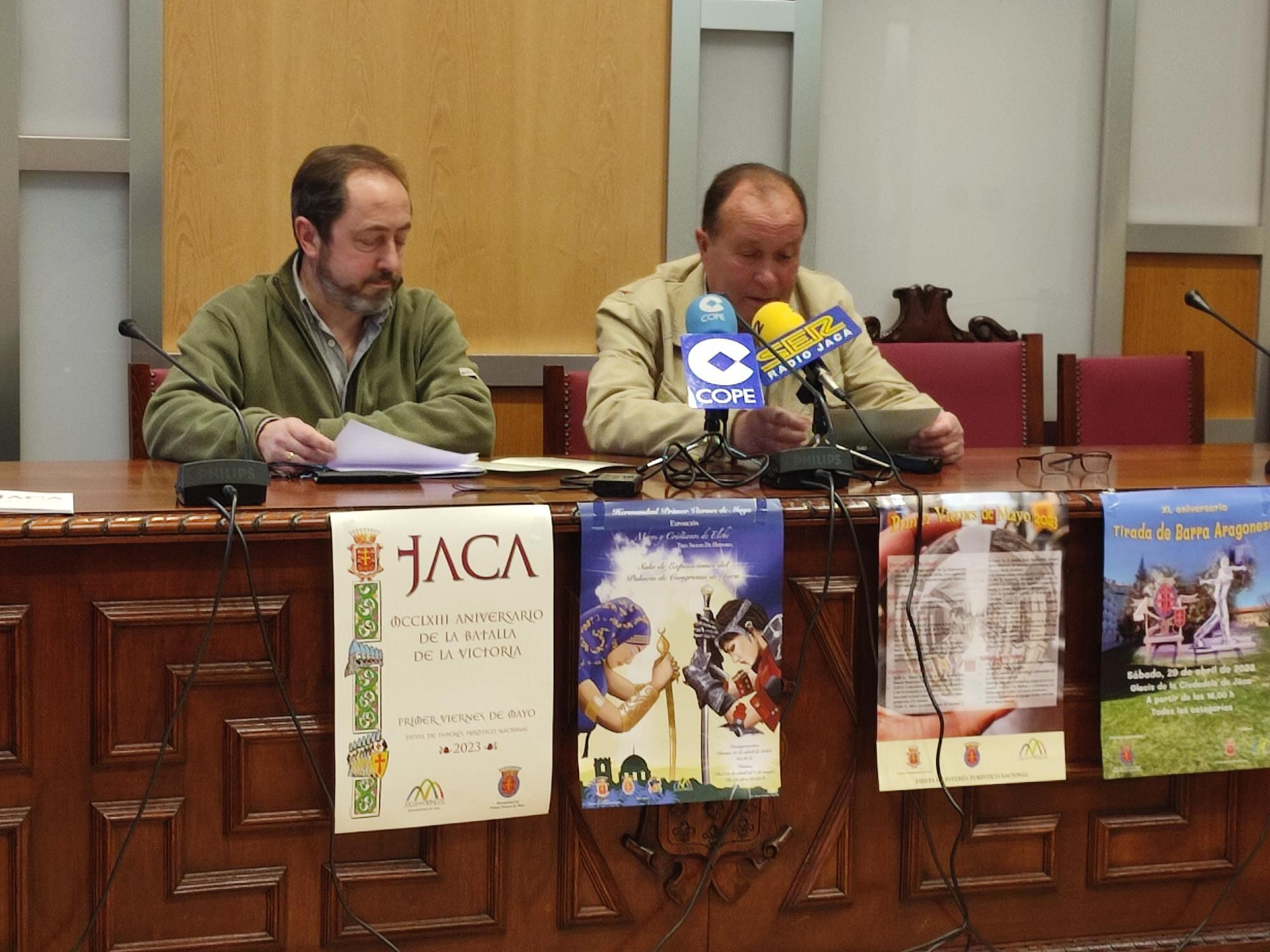 La Hermandad y el concejal delegado presentaban los actos del Primer Viernes de Mayo de 2023