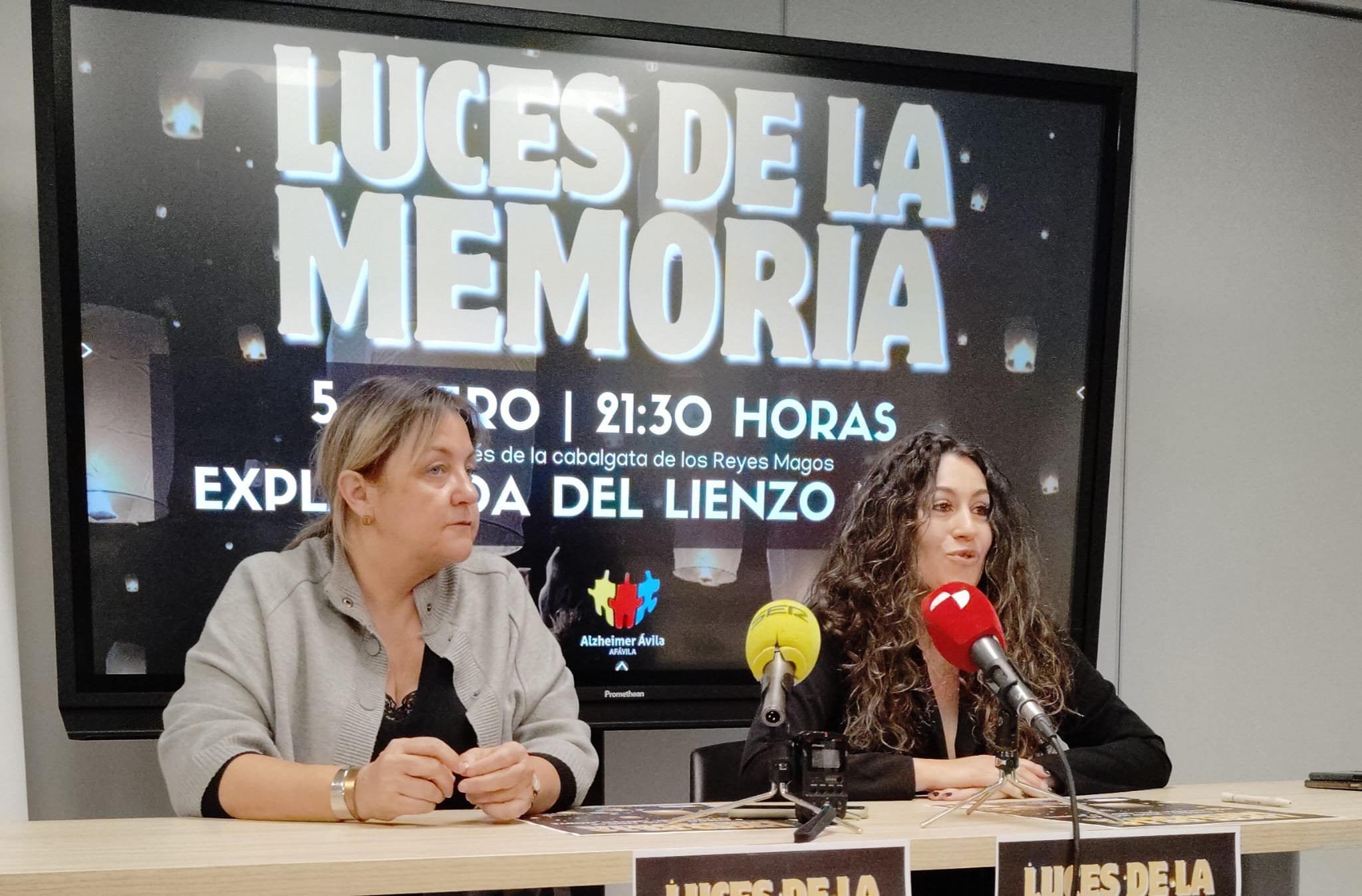 Montserrat Cortés, presidenta de la Asociación Alzheimer Ávila y Aurora Fernández, directora del Centro de Atención a Demencias.