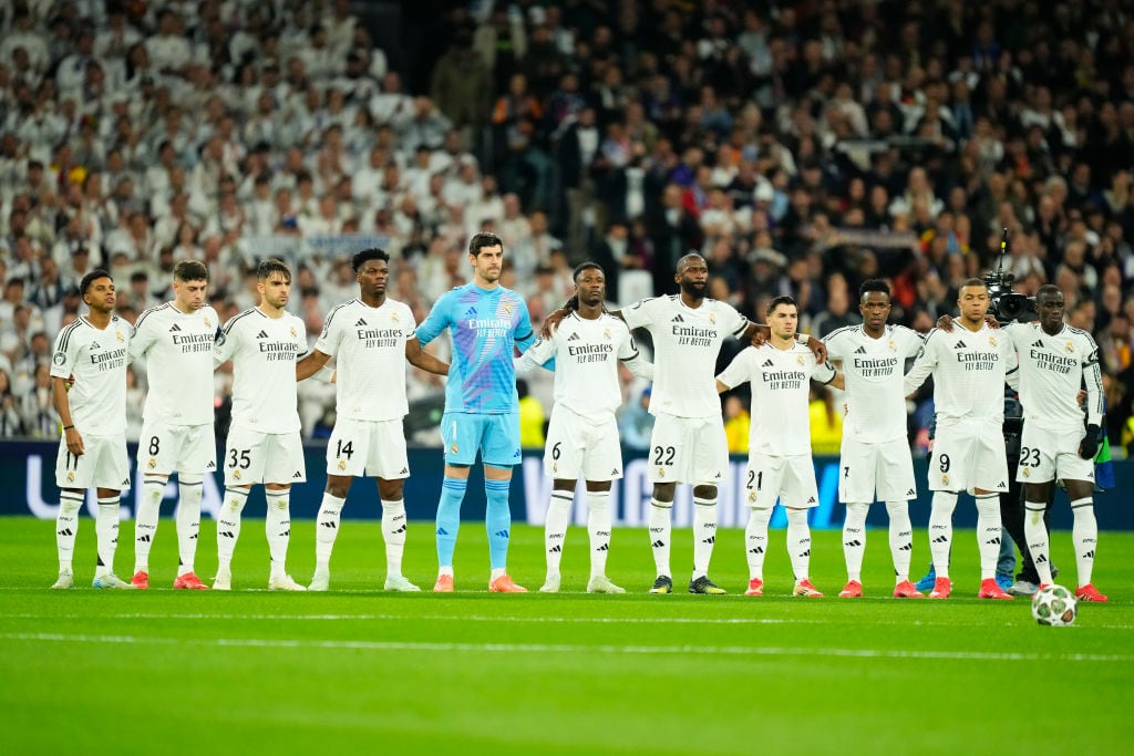 Los radicales del Atlético la lían en el derbi: saludos nazis camino al estadio y pitos al minuto de silencio por Dorado