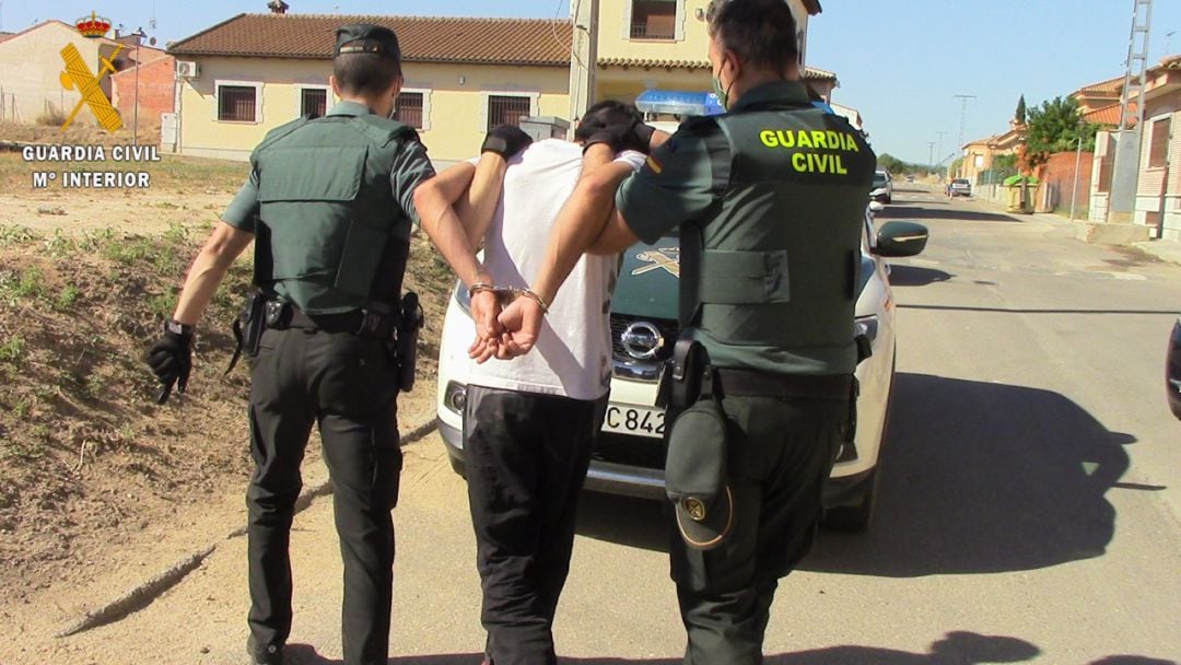 La operación sigue abierta y no se descartan más detenciones