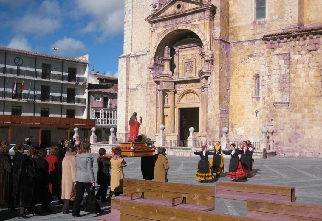 Celebración de Santa Águeda en Roa en años anteriores