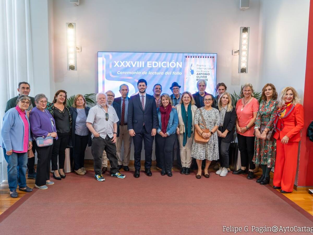 'Las sílabas del cielo', de Víctor Herrero de Miguel, gana la 38 edición del Premio Internacional de Poesía Antonio Oliver Belmás