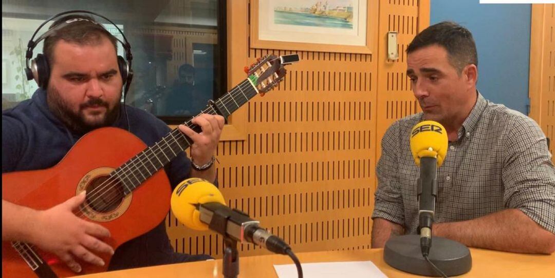 Santander y Obregón cantando un pasodoble de Juan Carlos Aragón