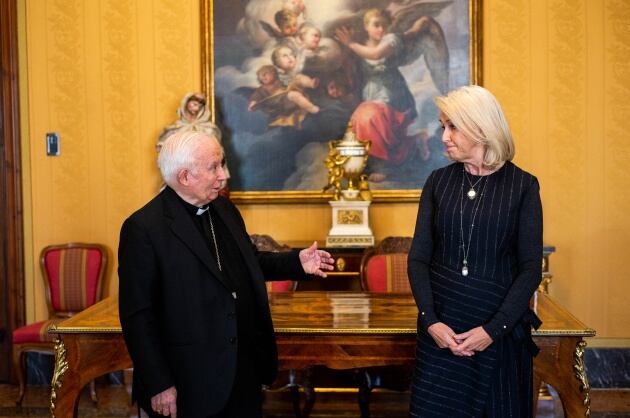 Antonio Cañizares, arzobispo de Valencia y Hortensia Herrero