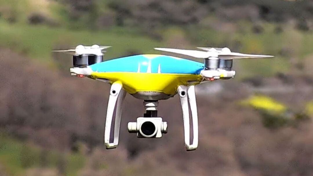 Un dron en pleno vuelo.