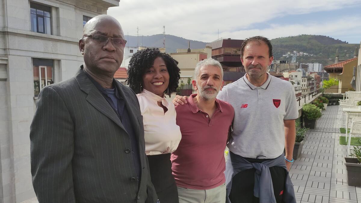 'Fútbol. Juego, emoción e inclusión'. La guía elaborada en Bizkaia para evitar racismo, machismo...en el fútbol