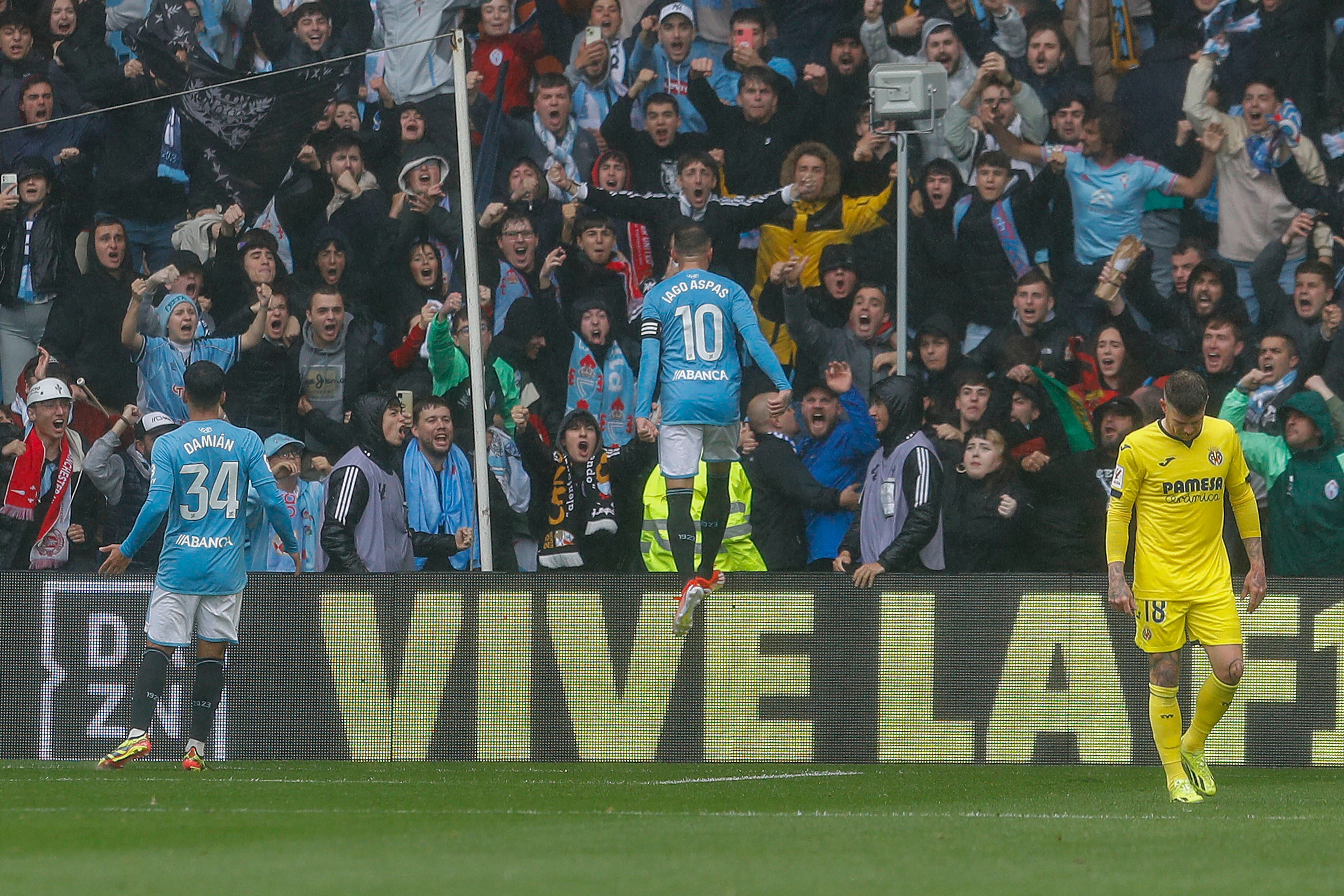 VIGO, 05/05/2024.- El delantero del Celta Iago Aspas celebra su gol ante el Villarreal durante el partido de Liga celebrado este domingo en el estadio Balaidos de Vigo. EFE / Salvador Sas
