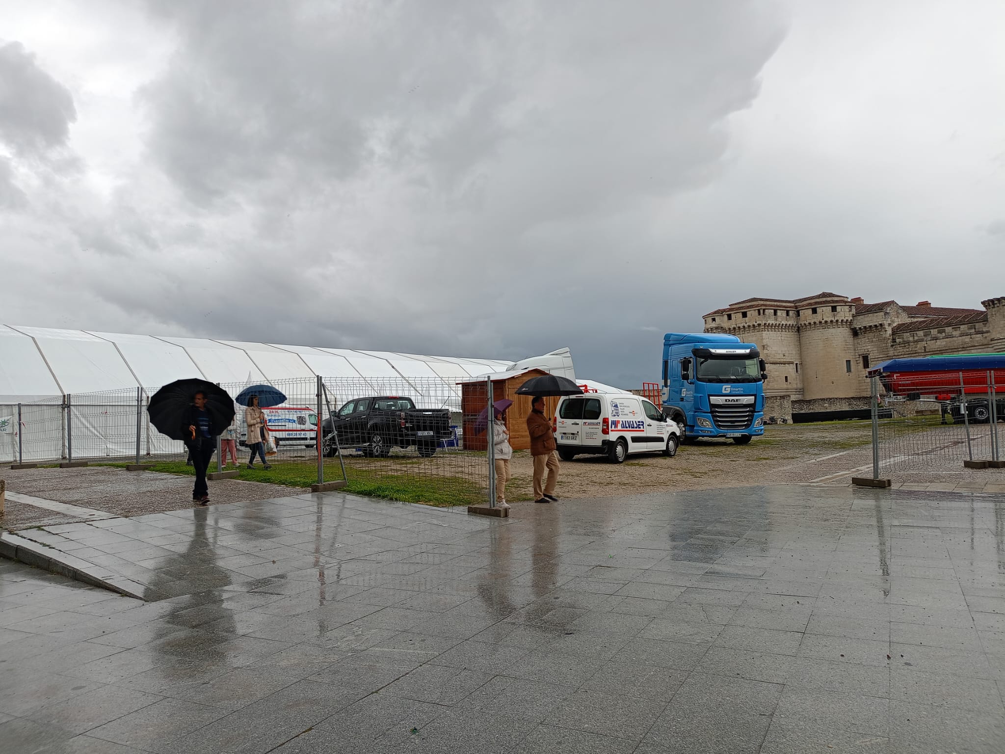 La lluvia deslució la feria de Cuéllar el domingo por la tarde