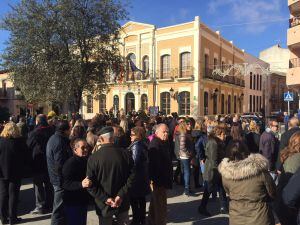 Minuto de silencio en la localidad de Quintanar de la Orden en repulsa por el asesinato de su vecina Isabel