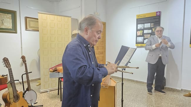 Juan Guerrero daba a conocer el sonido de unos huesos