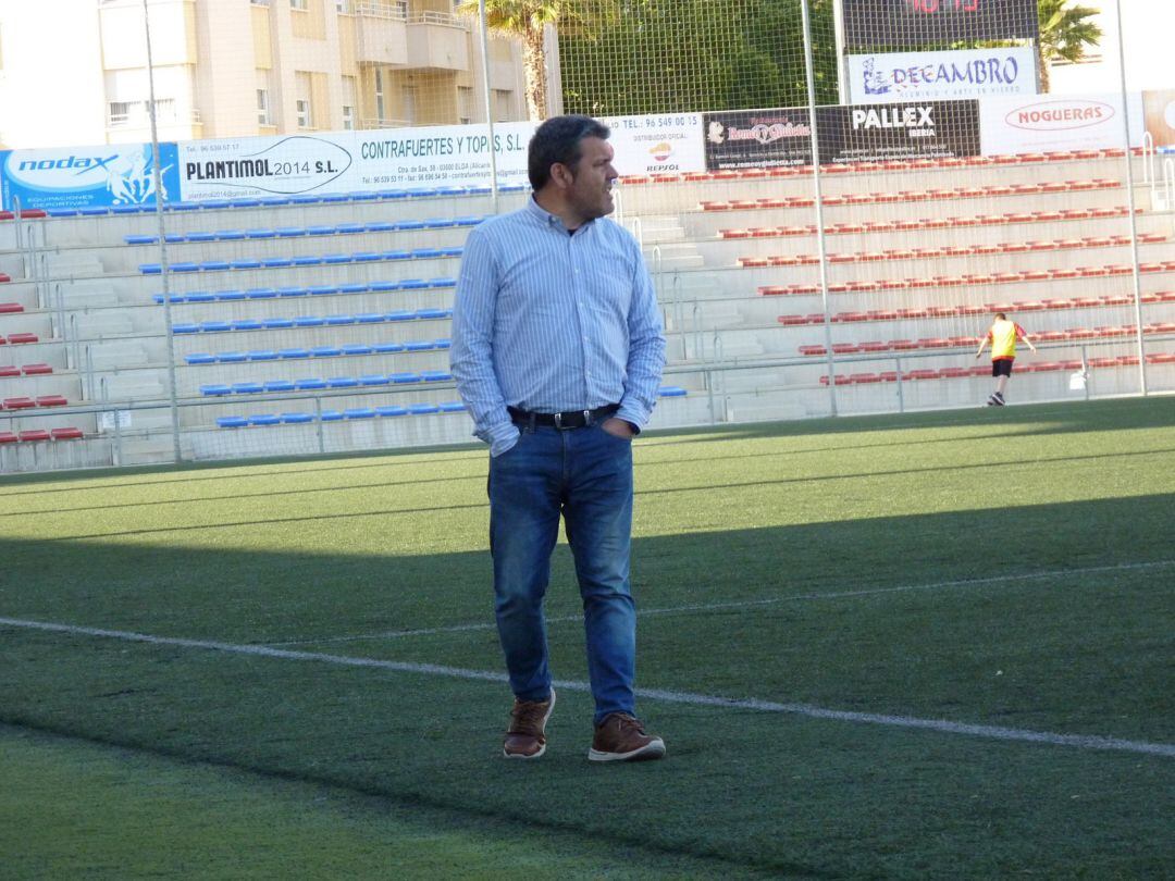 Fran Onrubia puede dirigir su último partido como técnico del Eldense