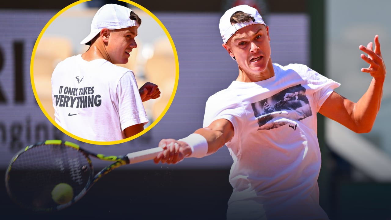 Holger Rune viste con la colección de Rafa Nadal en sus entrenamientos para Roland Garros