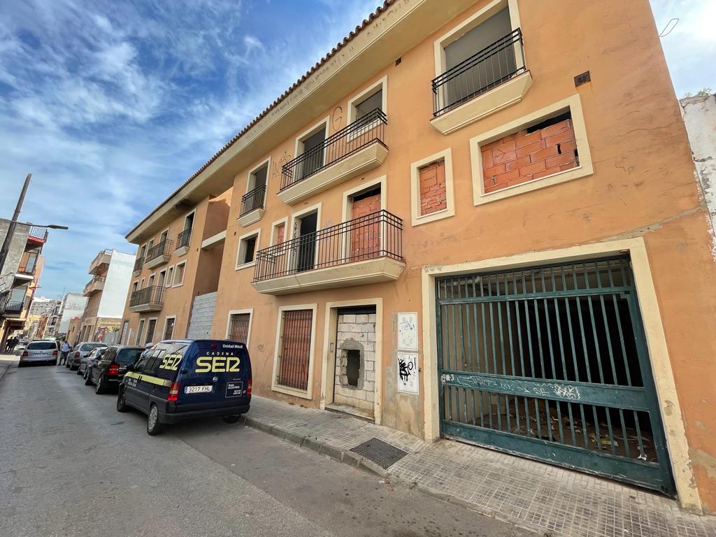 Calle Aníbal, edificio abandonado.