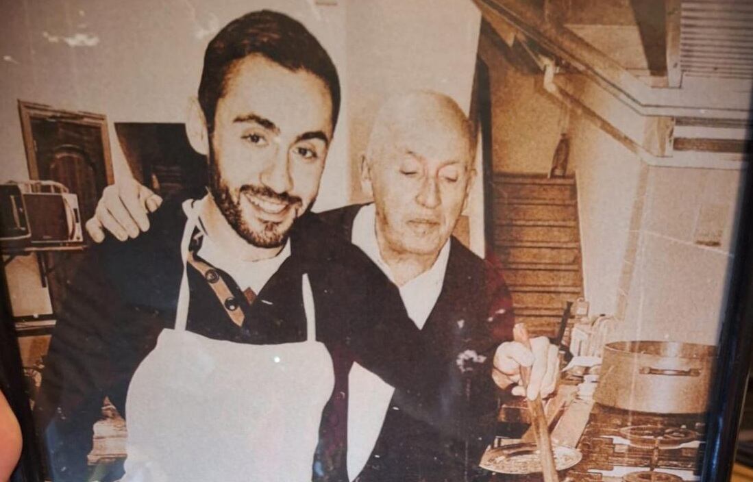 Su hijo José con su marido