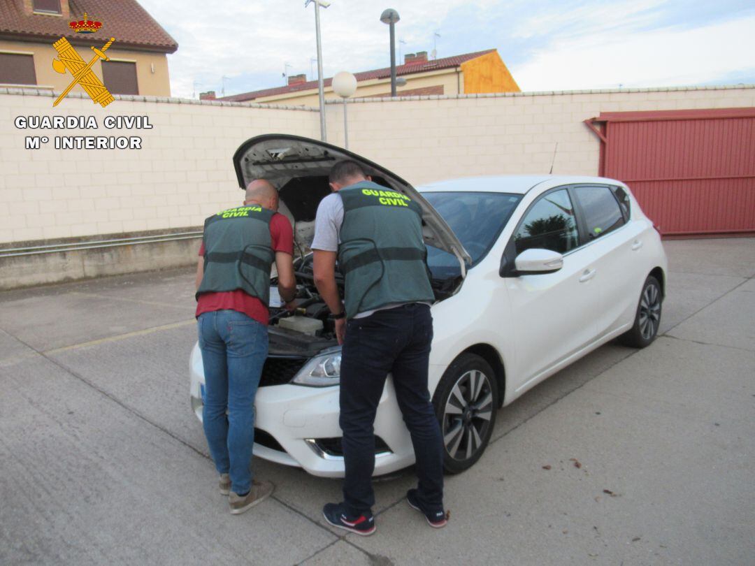 Uno de los vehículos robados en Palencia