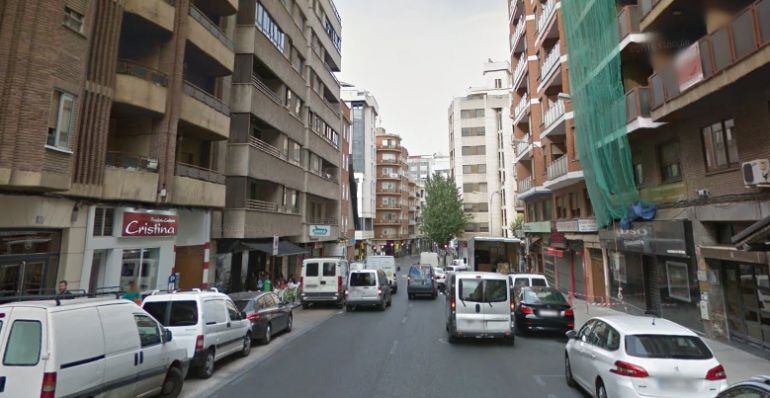 La calle Tinte sigue aún cortada entre Teodoro Camino y Tesifonte Gallego