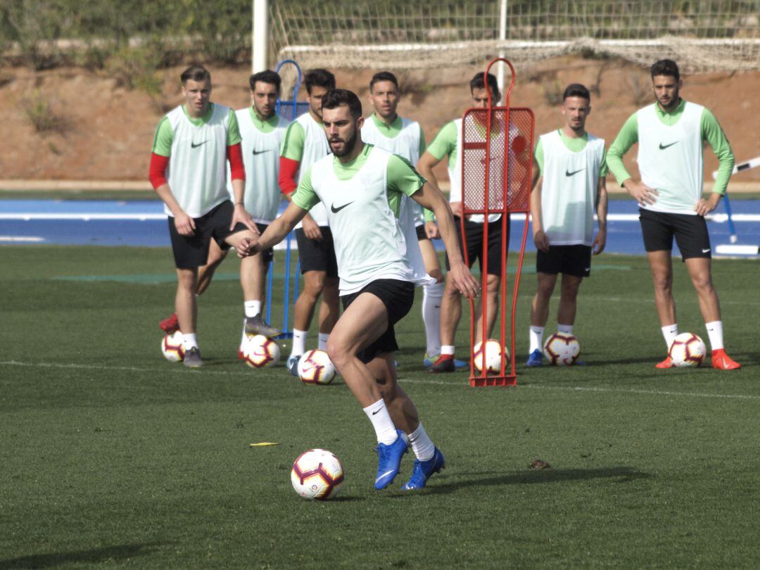 Luis Rioja en una acción del entrenamiento.