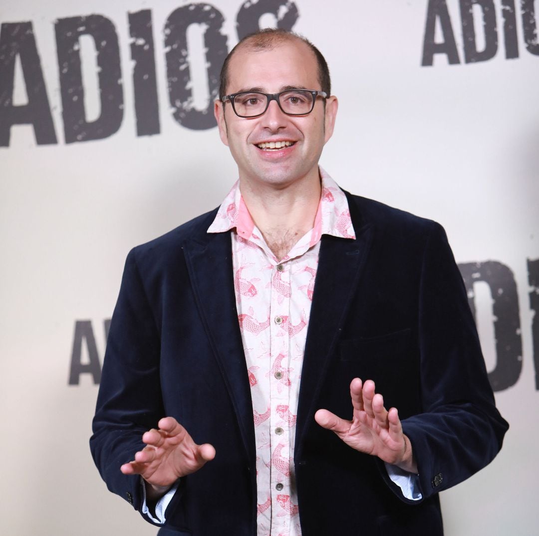 El director Paco Cabezas, posando en el photocall de su pelicula &#039;Adiós&#039;, en Madrid 