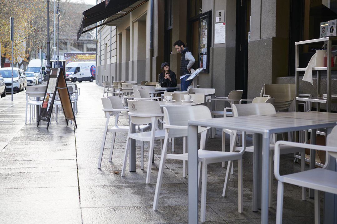 Terraza de una cafetería en Pamplona