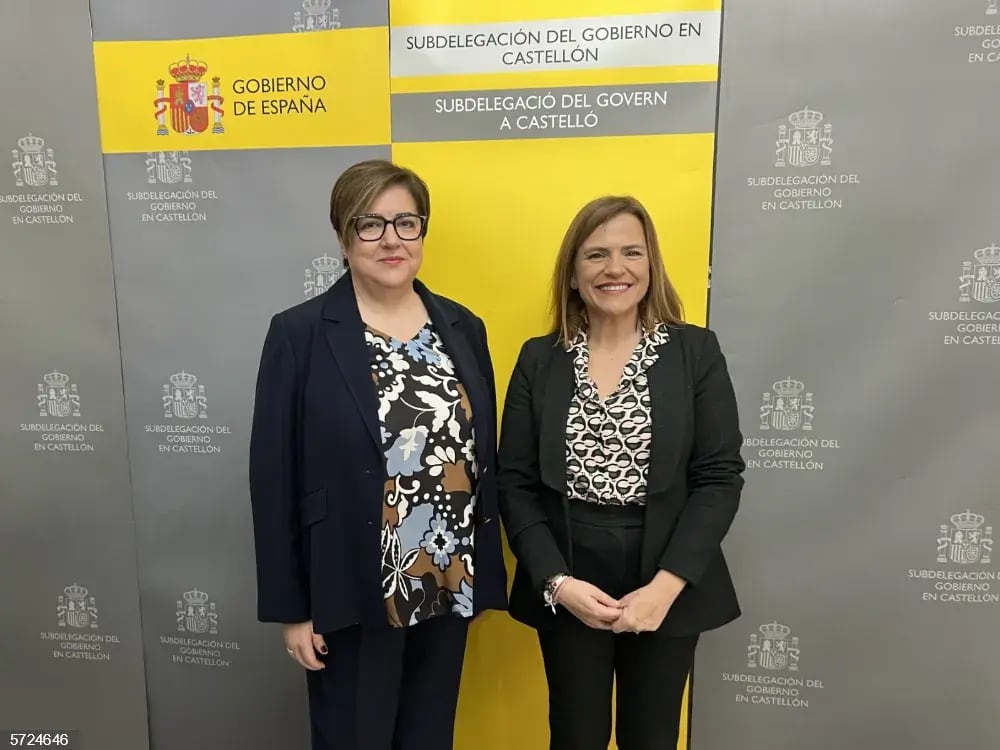 La nueva subdelegada del Gobierno en Castellón, Antonia García Valls, junto a la delegada del Gobierno en la Comunitat Valenciana, Pilar Bernabé.