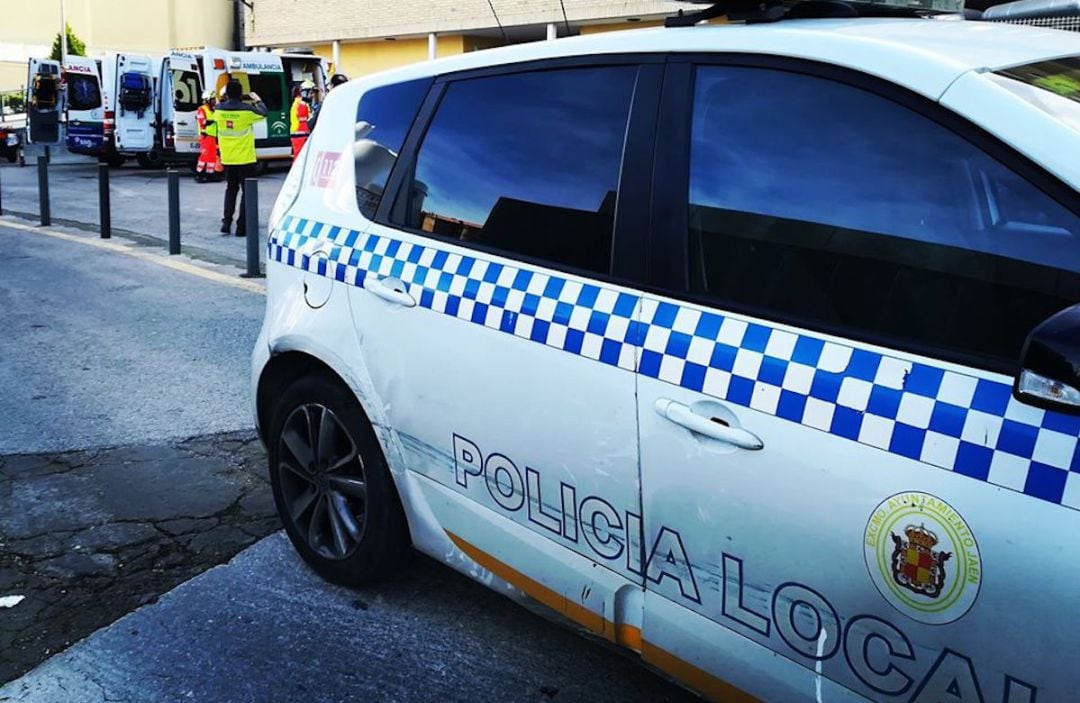 Un coche de la Policía Local de Jaén en una imagen de archivo.