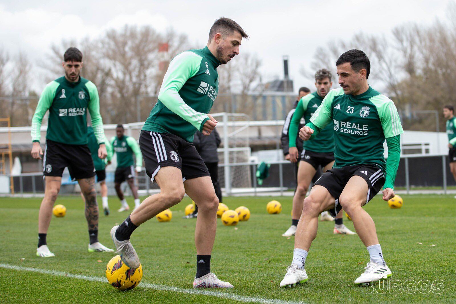 Raúl Navarro en el entrenamiento de este miércoles con sus compañeros. / Foto: BCF Media