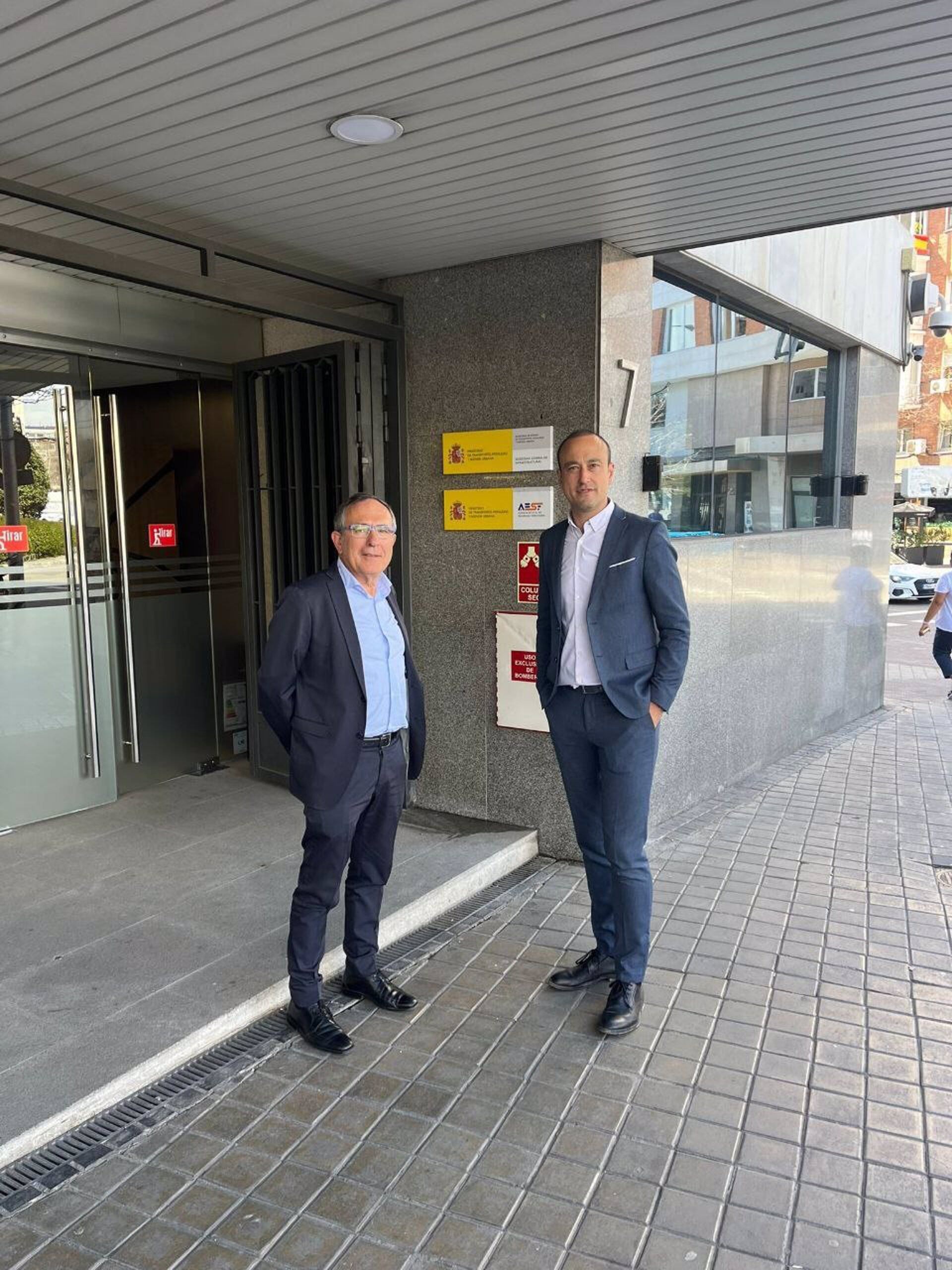 El alcalde de Torrelavega, Javier López Estrada  y el primer teniente de alcalde, José Manuel Cruz Viadero.