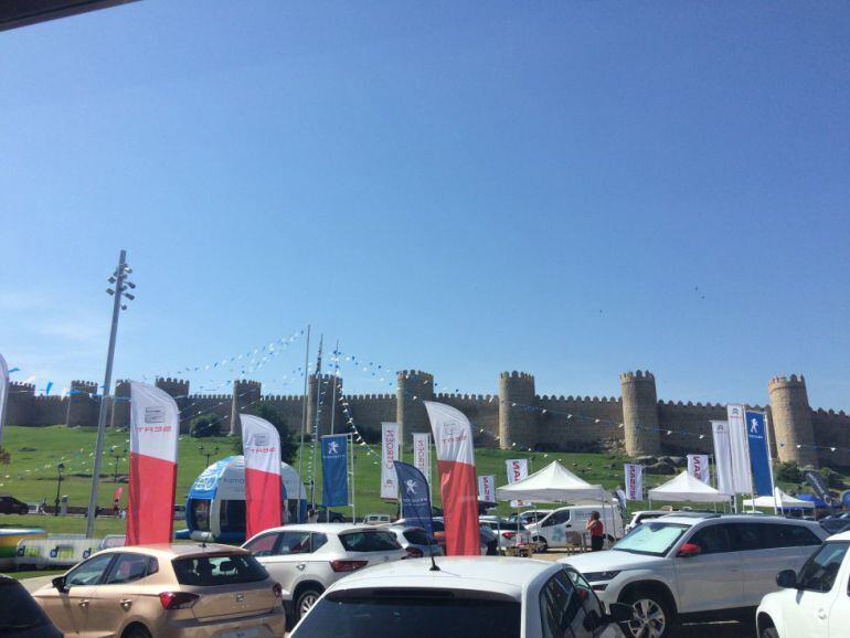 Algunos vehículos expuestos en la Feria del Motor, organizada por Cadena SER Ávila