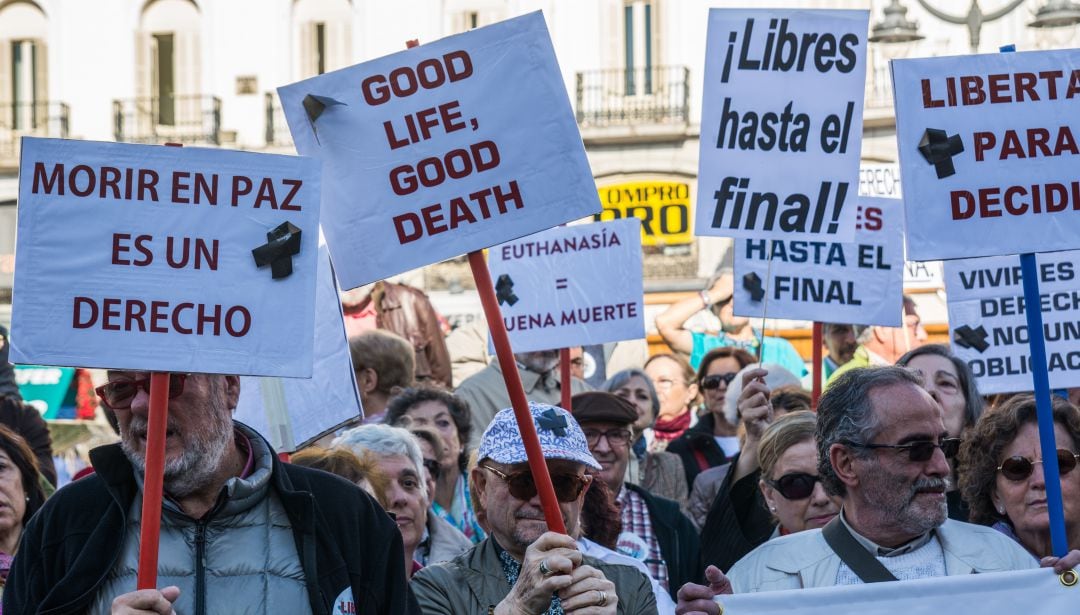 Manifestación en Madrid a favor de la muerte digna en 2015. 