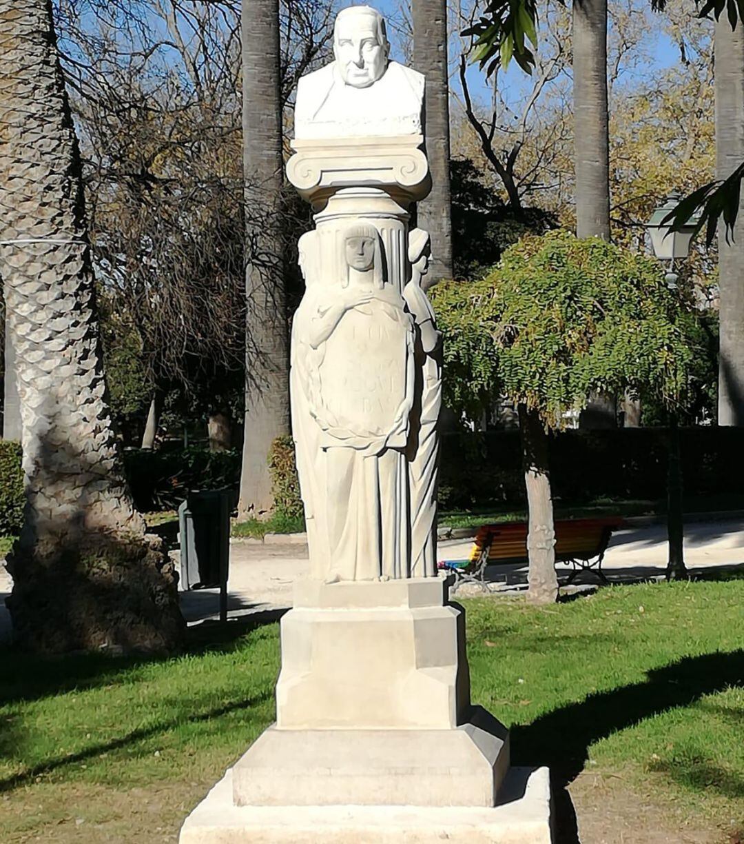 Escultura restaurada en los Jardines de Viveros