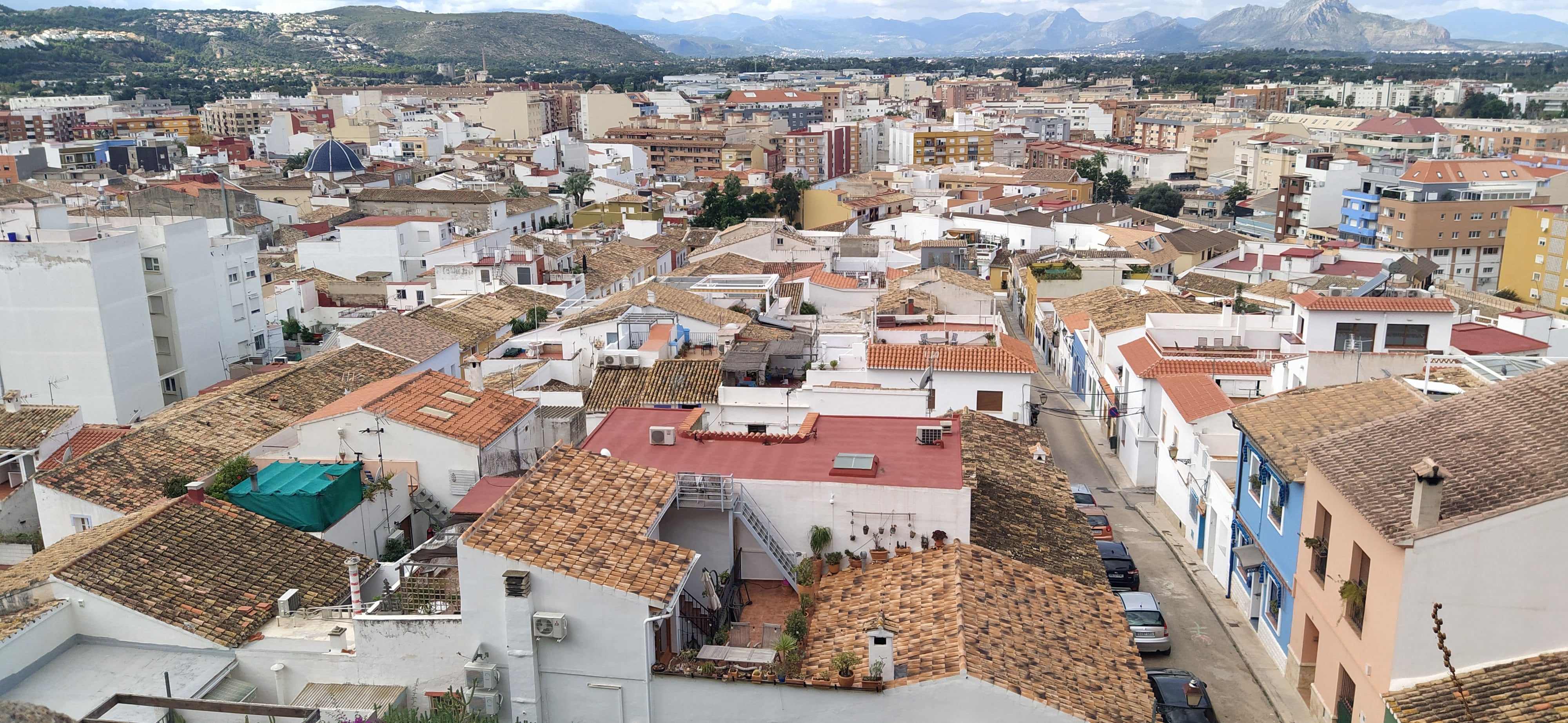Vistas del casco urbano de Dénia desde el Castillo.