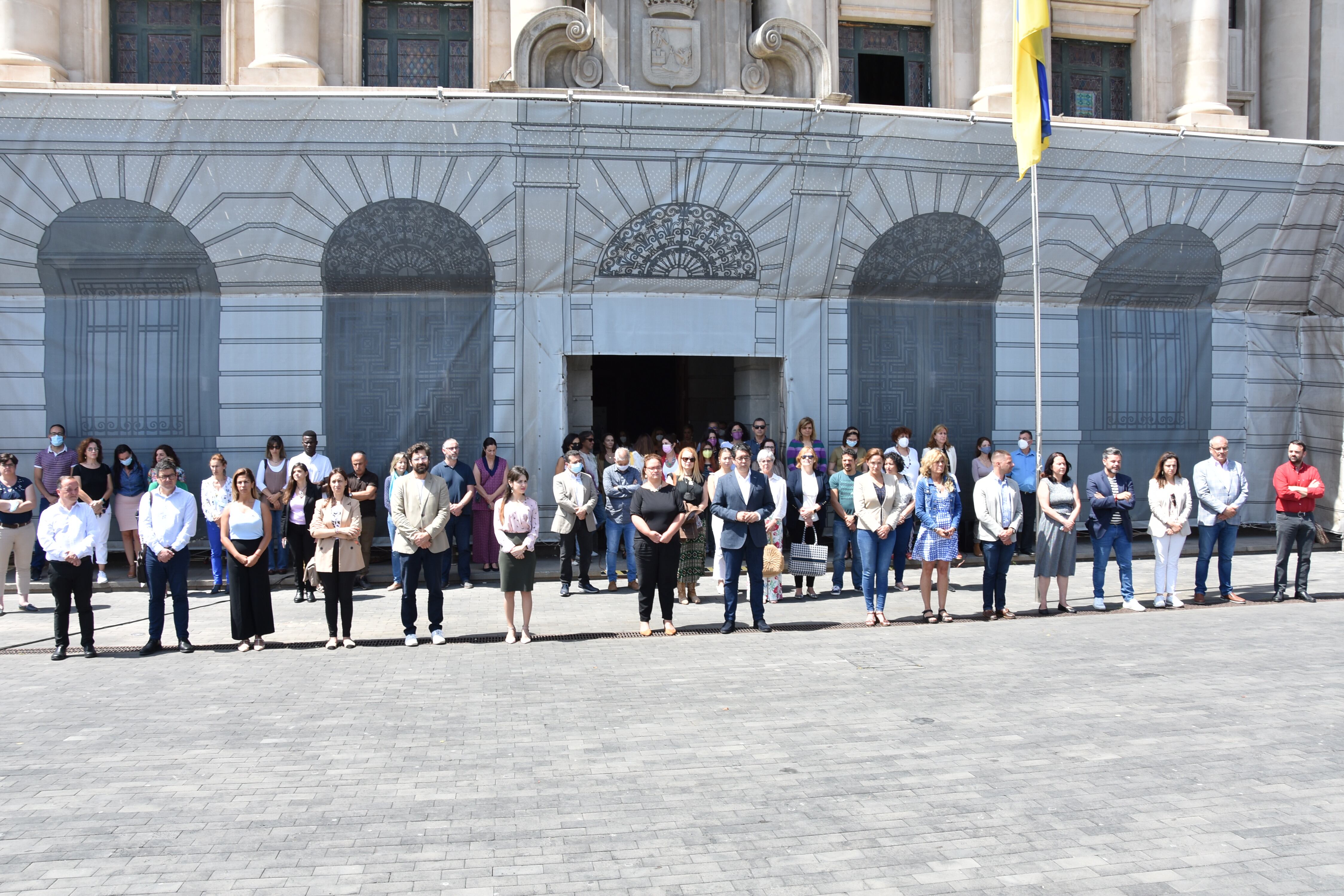 Minuto de silencio en el Cabildo de Tenerife